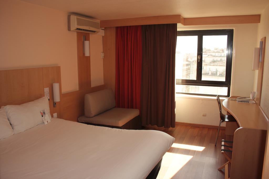 Ibis Marseille Centre Gare Saint Charles Hotel Exterior photo